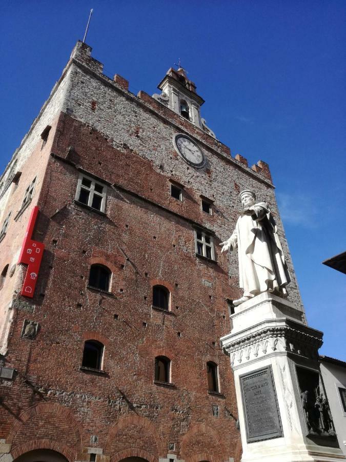 Mercatale Apartment Prato  Buitenkant foto